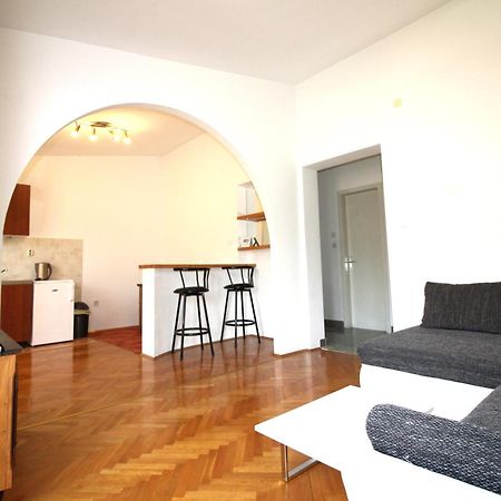 Makarska Centre & Free Private Parking Apartment ภายนอก รูปภาพ