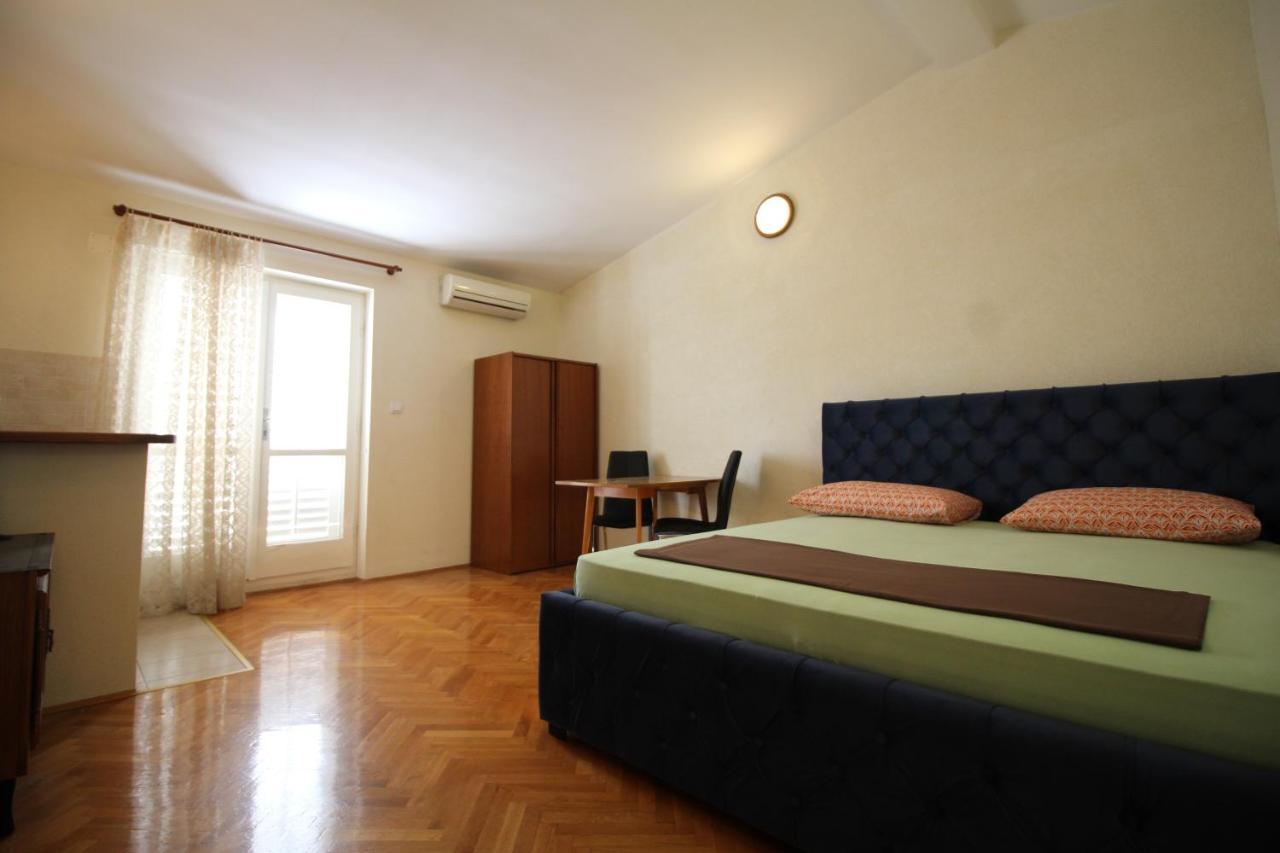 Makarska Centre & Free Private Parking Apartment ภายนอก รูปภาพ